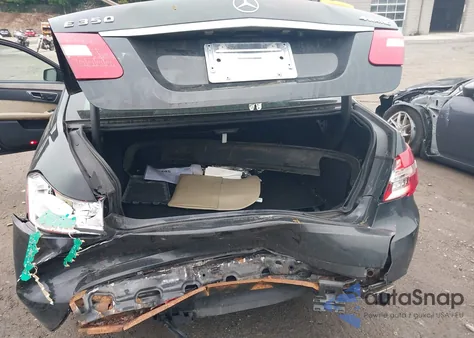 2010 Mercedes-Benz E 350 4Matic z USA, uszkodzony, nr VIN WDDHF8HB1AA147421